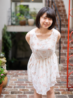 小松ひな